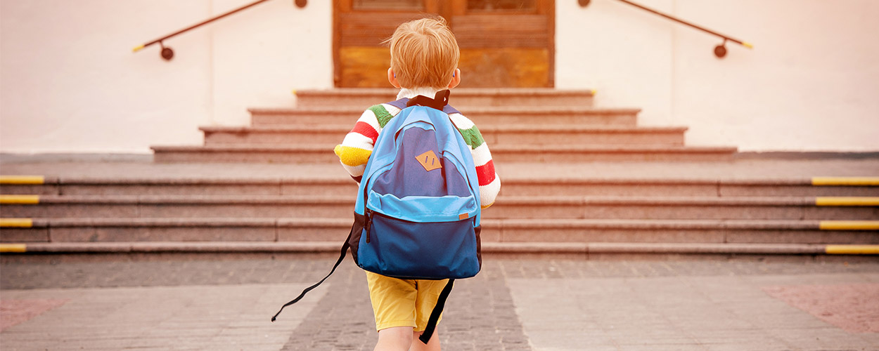 4 tips για νακάνεις πιο ομαλή την επιστροφή στο θρανίο για το παιδί σου.