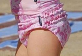 Sun Emporium Αντηλιακό Μαγιό για πάνα Ρόζ  με σχέδια & βολάν  με UV προστασια size 1 1 τμχ