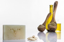 VALANIA  Σαπούνι Χαμομήλι-Αμυγδαλέλαιο Με Μαλακτικές Και Καταπραϋντικές Ιδιότητες, 120g